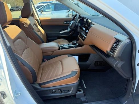 Certified 2025 Nissan Pathfinder Platinum w/ Cargo Package image 29