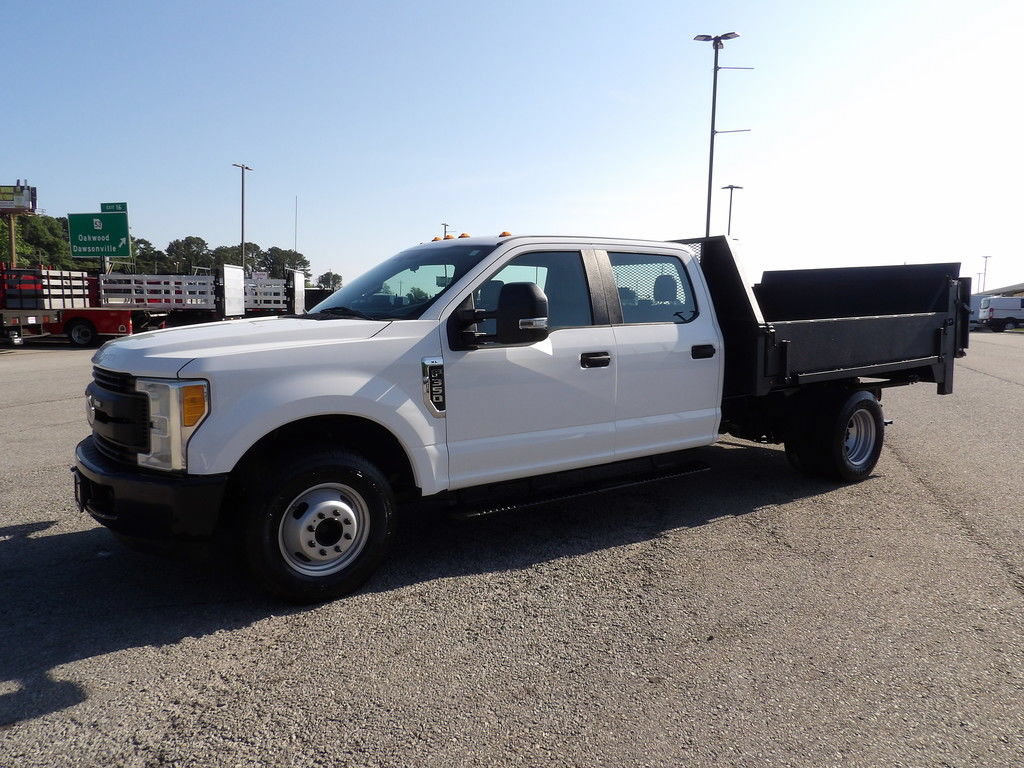 Used 2017 Ford F350 XL w/ Power Equipment Group RWD image 3
