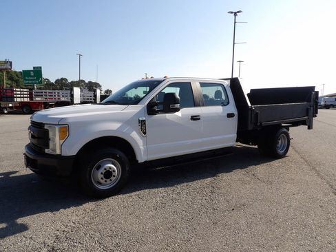 Used 2017 Ford F350 XL w/ Power Equipment Group RWD image 3