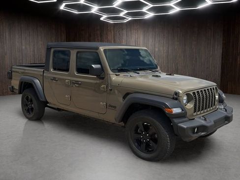 Used 2020 Jeep Gladiator Sport w/ Trailer Tow Package AWD/4WD image 1