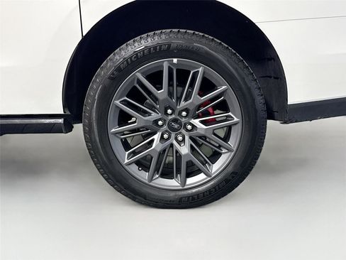Used 2025 Ford Expedition Max Platinum w/ Stealth Performance Package AWD/4WD image 35