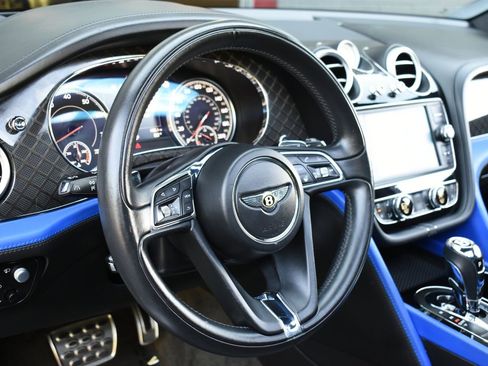 Used 2020 Bentley Bentayga Design Series image 26