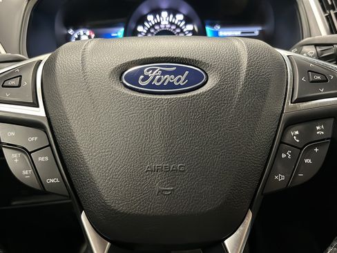 Used 2022 Ford Edge SEL w/ Convenience Package AWD/4WD image 16
