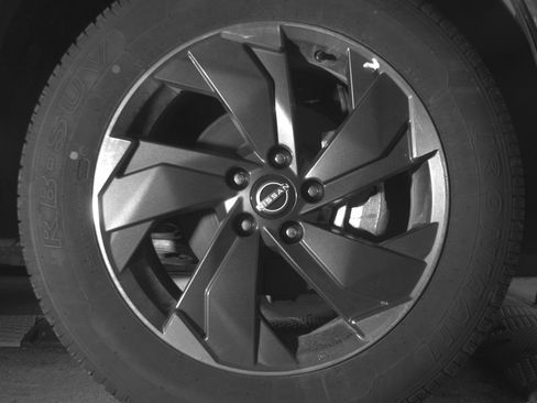 Used 2025 Nissan Rogue SV AWD/4WD image 13