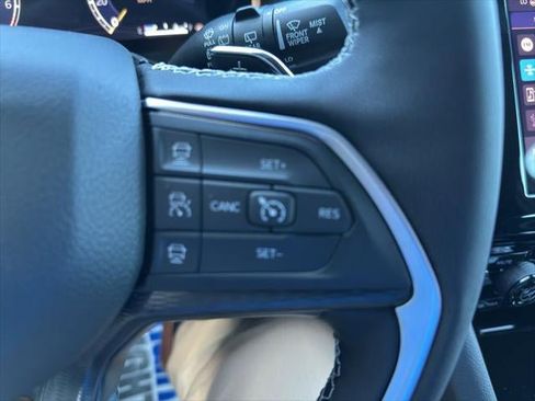 New 2025 Jeep Grand Cherokee L Altitude image 40