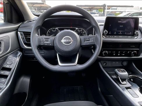 Used 2024 Nissan Rogue S FWD image 5