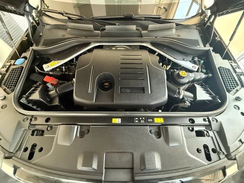 Used 2023 Land Rover Range Rover SE AWD/4WD image 10