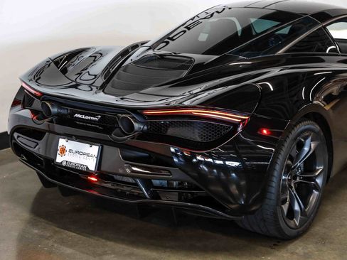 Used 2019 McLaren 720S RWD image 30