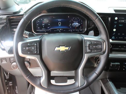 Used 2022 Chevrolet Silverado 1500 LTZ AWD/4WD image 15