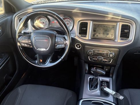 Used 2022 Dodge Charger SXT image 12