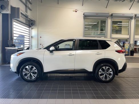 Used 2023 Nissan Rogue SV AWD/4WD image 4