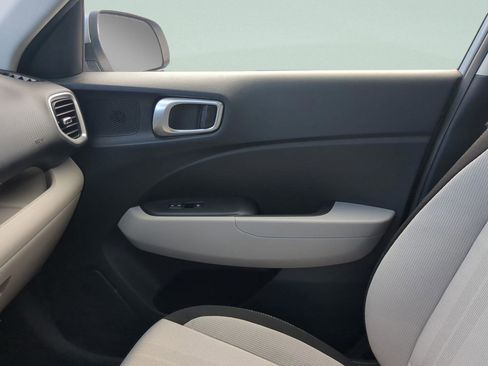 New 2026 Hyundai Venue SEL FWD image 31