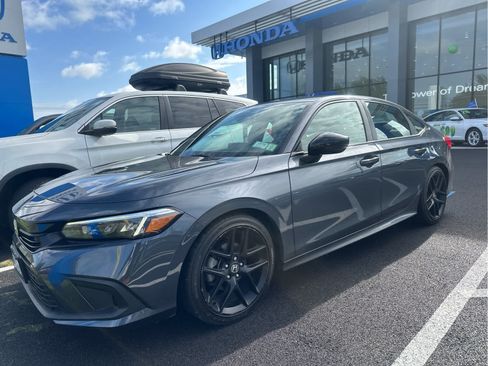 Used 2023 Honda Civic Sport image 1