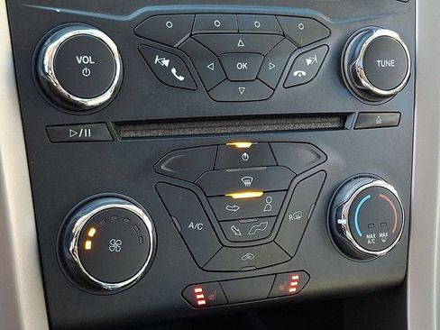 Used 2014 Ford Fusion SE w/ Equipment Group 202A image 16