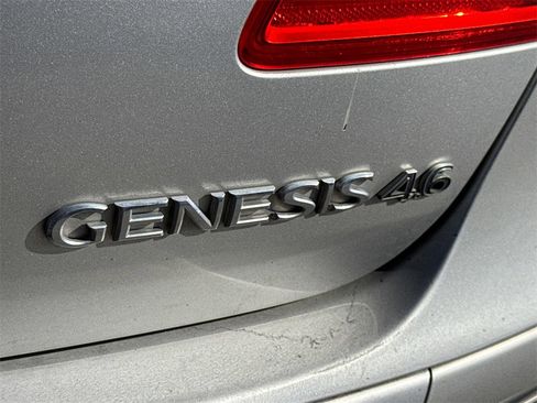 Used 2010 Hyundai Genesis 4.6 w/ Technology Pkg 5 image 4