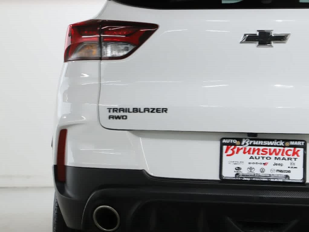 Used 2023 Chevrolet TrailBlazer RS w/ Sun and Liftgate Package AWD/4WD image 43