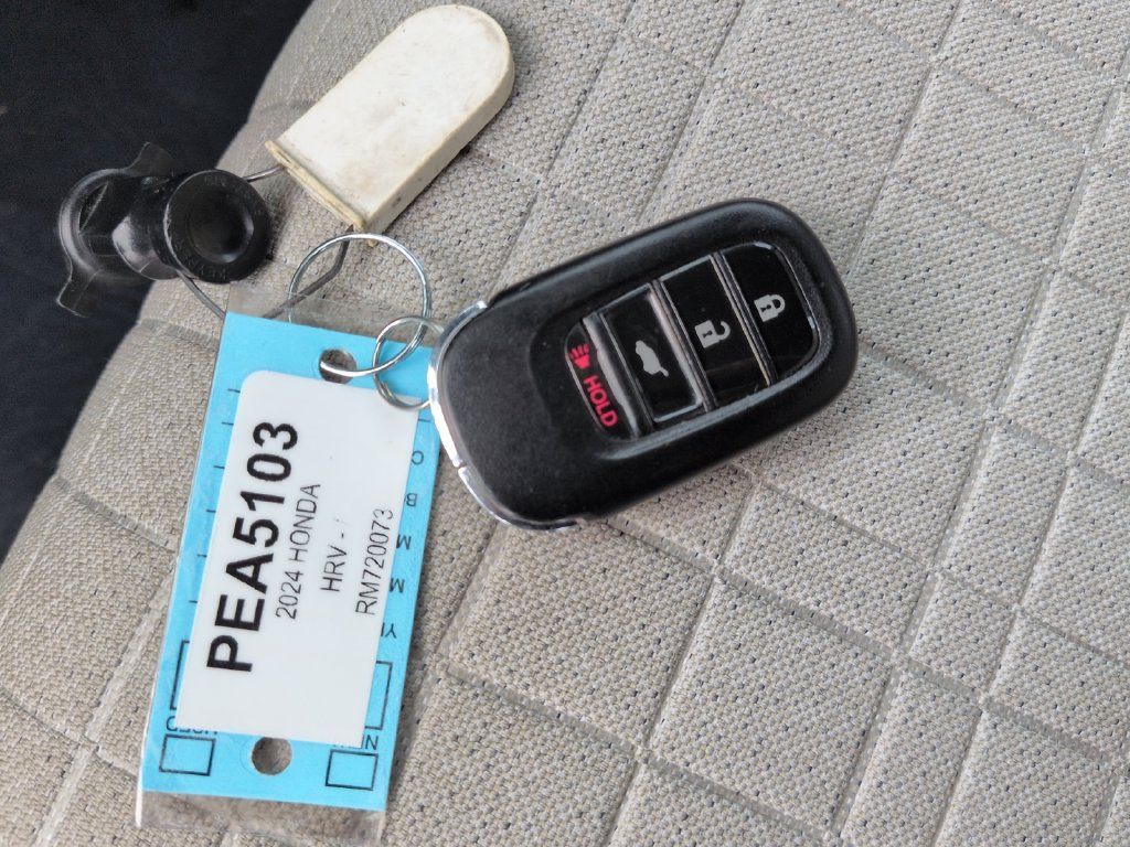 Used 2024 Honda HR-V LX image 32