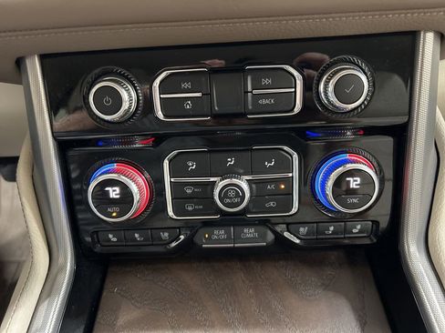 Used 2021 GMC Yukon Denali image 22