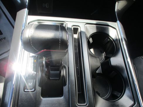Used 2022 Ford F150 XLT w/ Equipment Group 302A High RWD image 11