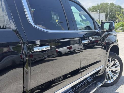 Used 2023 Chevrolet Silverado 1500 High Country w/ High Country Premium Package AWD/4WD image 10