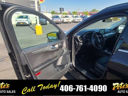 Used 2021 Ford Escape Titanium image 18