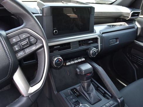 Used 2024 Toyota Tacoma TRD Off-Road AWD/4WD image 10