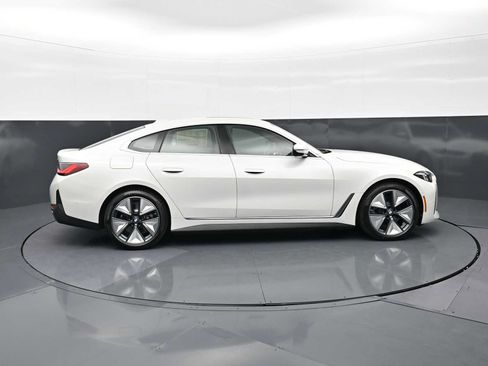 New 2026 BMW i4 eDrive40 w/ Premium Package RWD image 4