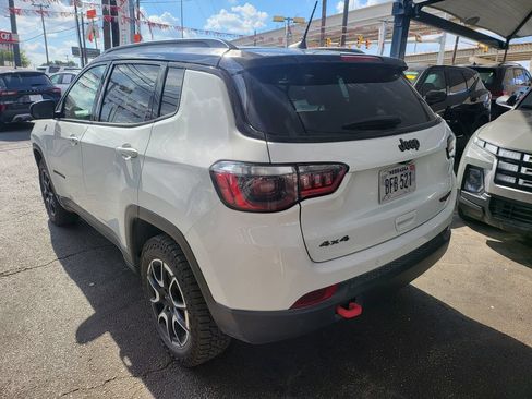 Used 2025 Jeep Compass Trailhawk AWD/4WD image 8