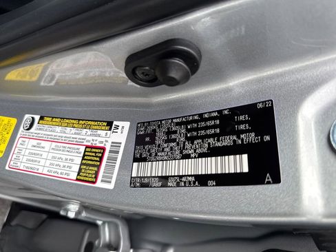 Used 2022 Toyota Highlander XLE image 25