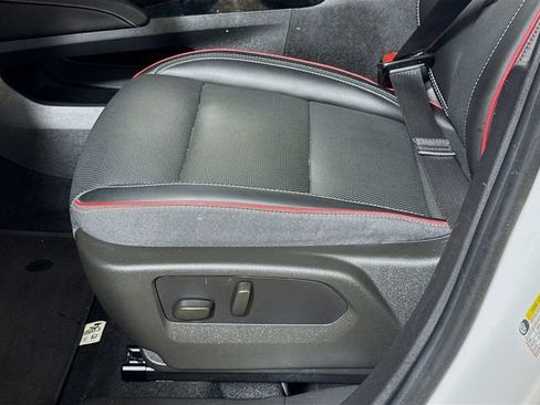 Used 2022 Buick Envision Essence w/ Technology Package I FWD image 18