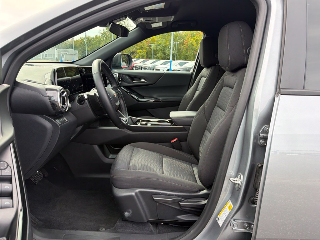 Used 2026 Chevrolet Equinox LT AWD/4WD image 27