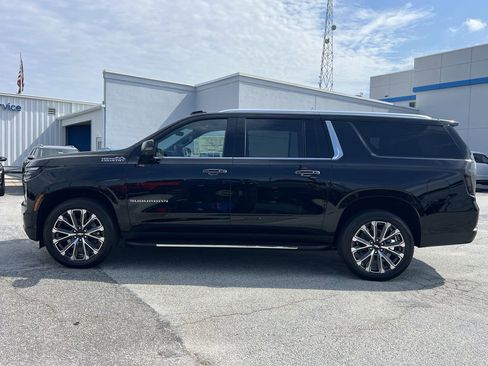 New 2025 Chevrolet Suburban High Country w/ Sun And Tow Package image 24