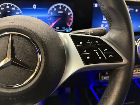Certified 2025 Mercedes-Benz GLB 250 image 20
