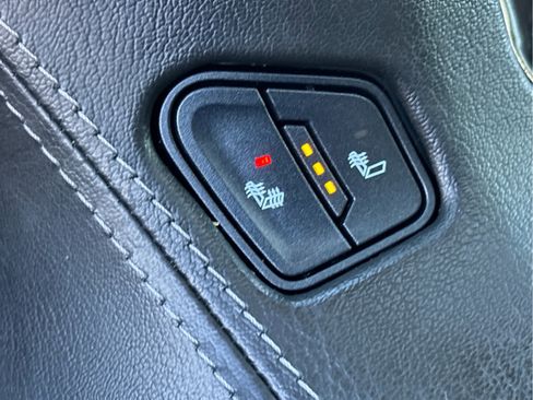 Used 2020 Chevrolet Tahoe LT w/ Luxury Package image 22