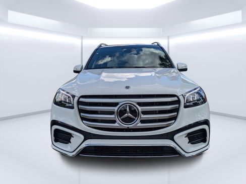 New 2026 Mercedes-Benz GLS 580 4MATIC image 8