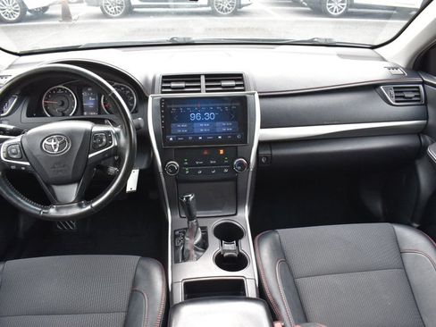 Used 2016 Toyota Camry SE FWD image 24