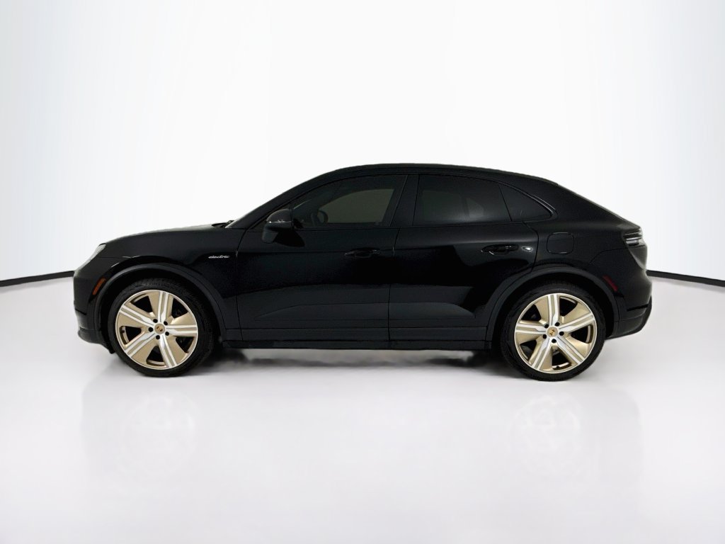 Certified 2024 Porsche Macan 4 Electric AWD/4WD image 2