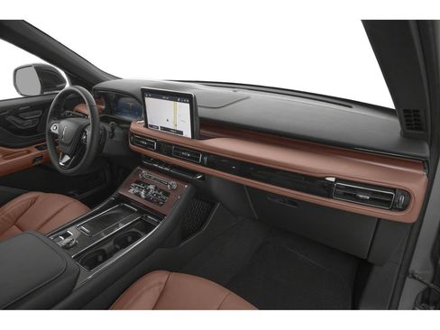 Used 2024 Lincoln Aviator Reserve w/ Equipment Group 201A AWD/4WD image 11