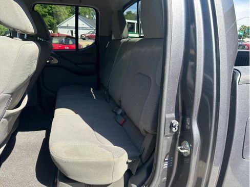 Used 2019 Nissan Frontier SV RWD image 9