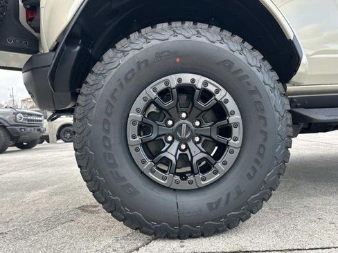 New 2025 Ford Bronco Raptor image 17