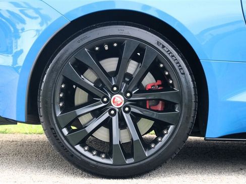 Used 2019 Jaguar F-TYPE R AWD/4WD image 38