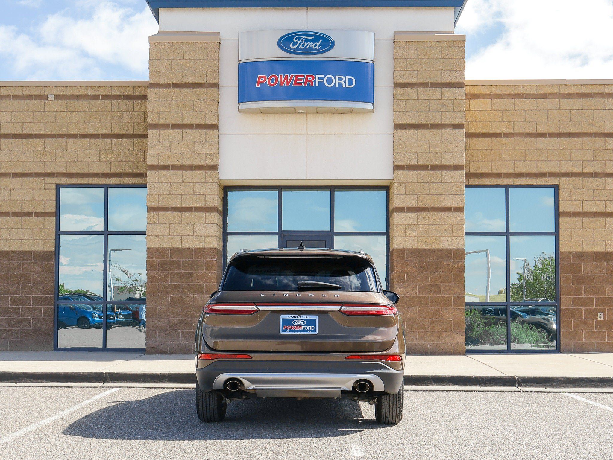Used 2022 Lincoln Corsair AWD w/ Equipment Group 101A image 7