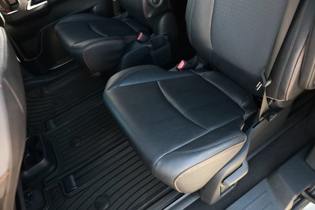 Used 2023 Toyota Sienna XSE FWD image 13