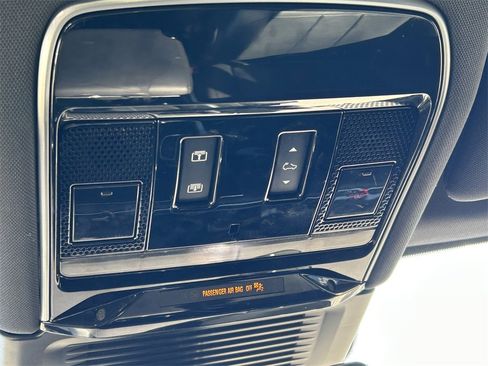 Used 2023 Land Rover Range Rover Sport SE Dynamic image 21