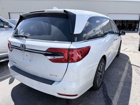 Used 2023 Honda Odyssey Elite image 4