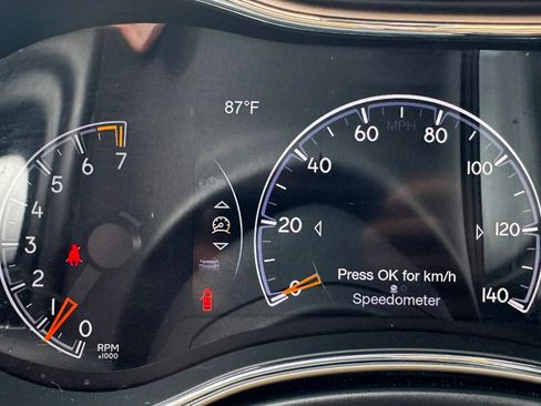 Used 2016 Jeep Grand Cherokee Laredo w/ Quick Order Package 23E AWD/4WD image 27
