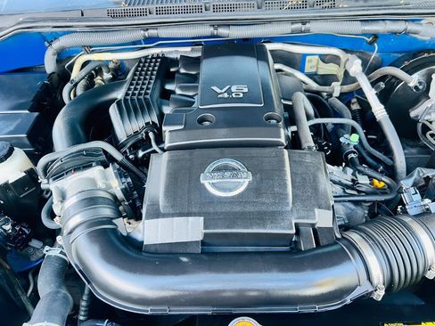 Used 2012 Nissan Frontier SV w/ SV Premium Utility Pkg image 11