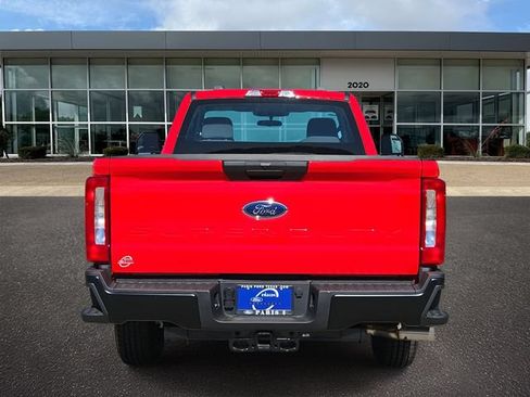 New 2026 Ford F250 XL w/ F-250 >10K GVWR Package RWD image 4