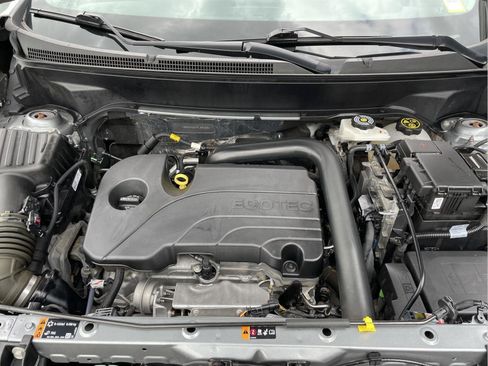 Used 2023 Chevrolet Equinox LS FWD image 10