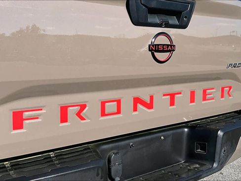 Used 2023 Nissan Frontier PRO-4X w/ Pro Convenience Package image 10